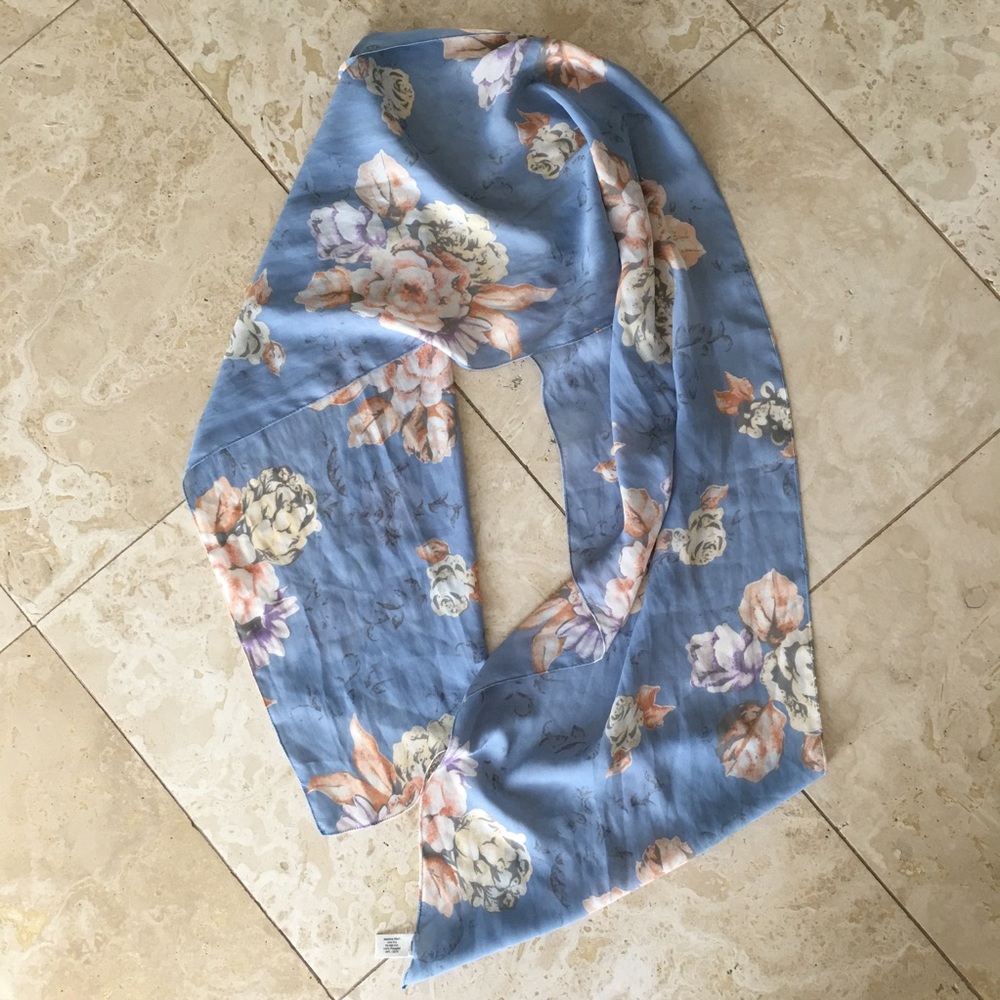 KatyD Versatile Scarf